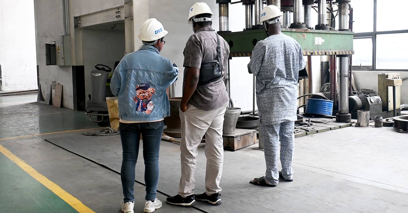 DYE 的布基纳法索客户